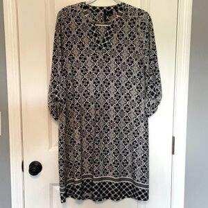 New Directions Navy and White Geometric Dress